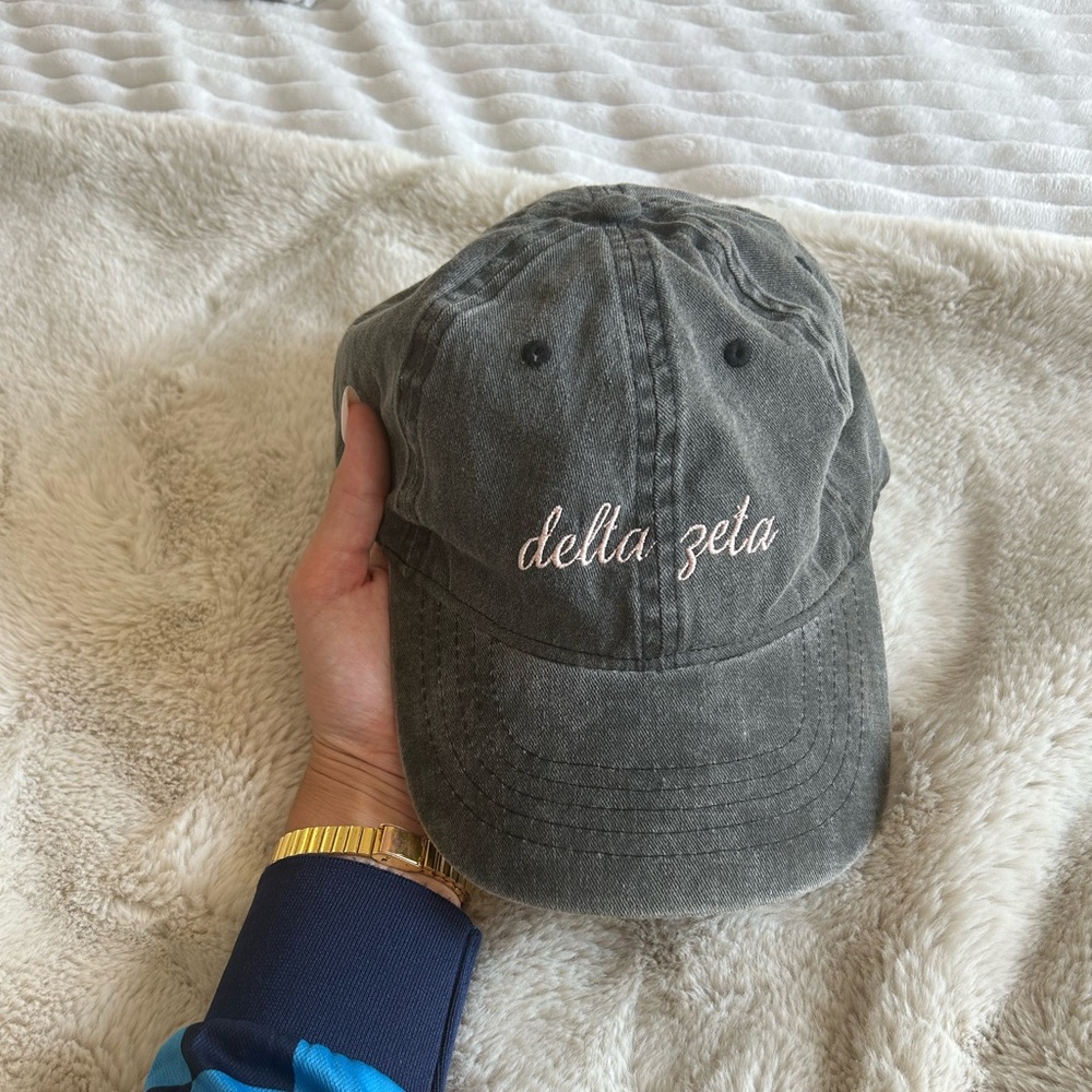 DELTA ZETA HAT